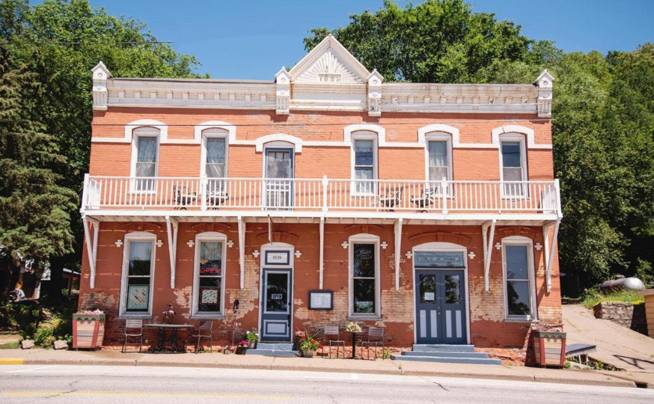 The Burlington Hotel & Bar - Alma Wi Exterior foto